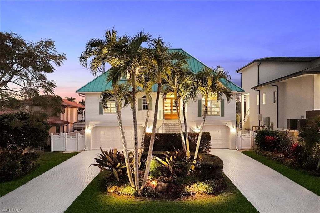 464 Oak AVE NAPLES, FL 34108