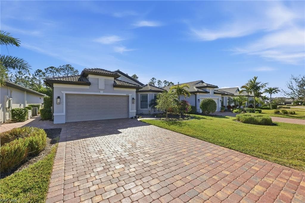 6844 Winding Cypress DR NAPLES, FL 34114