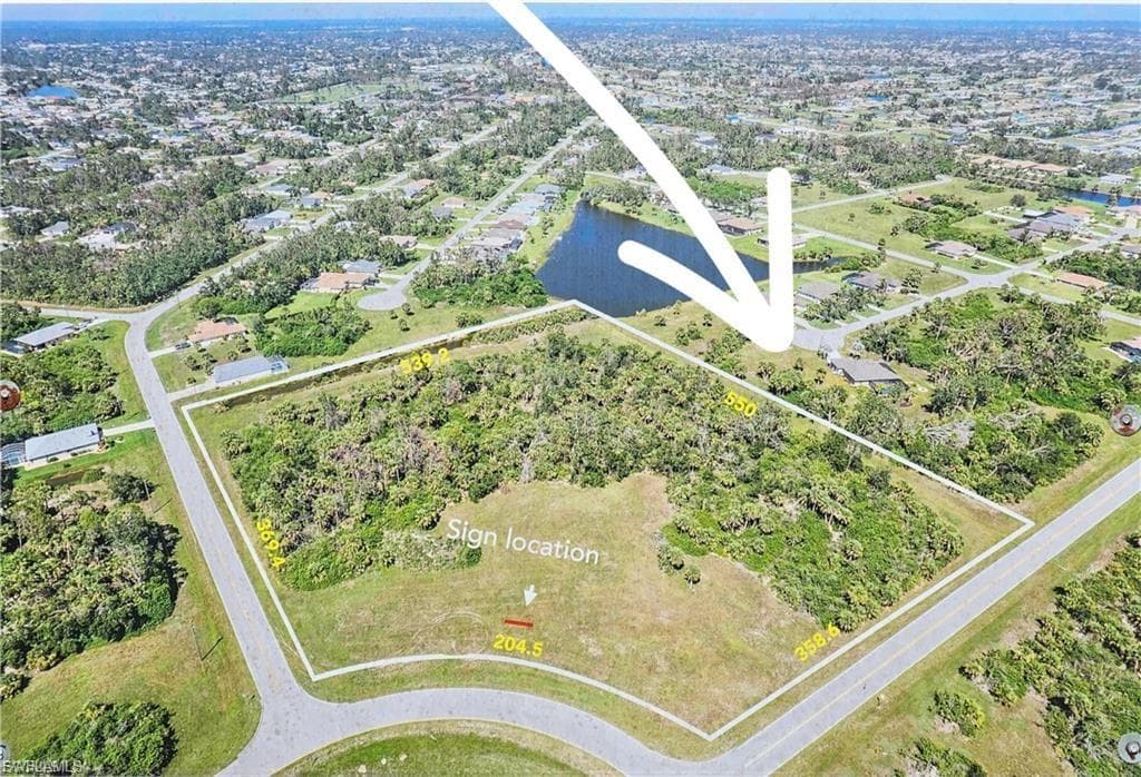 105 Island CT ROTONDA WEST, FL 33947