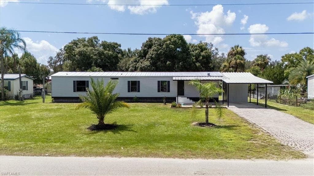 671 Bennett AVE LABELLE, FL 33935