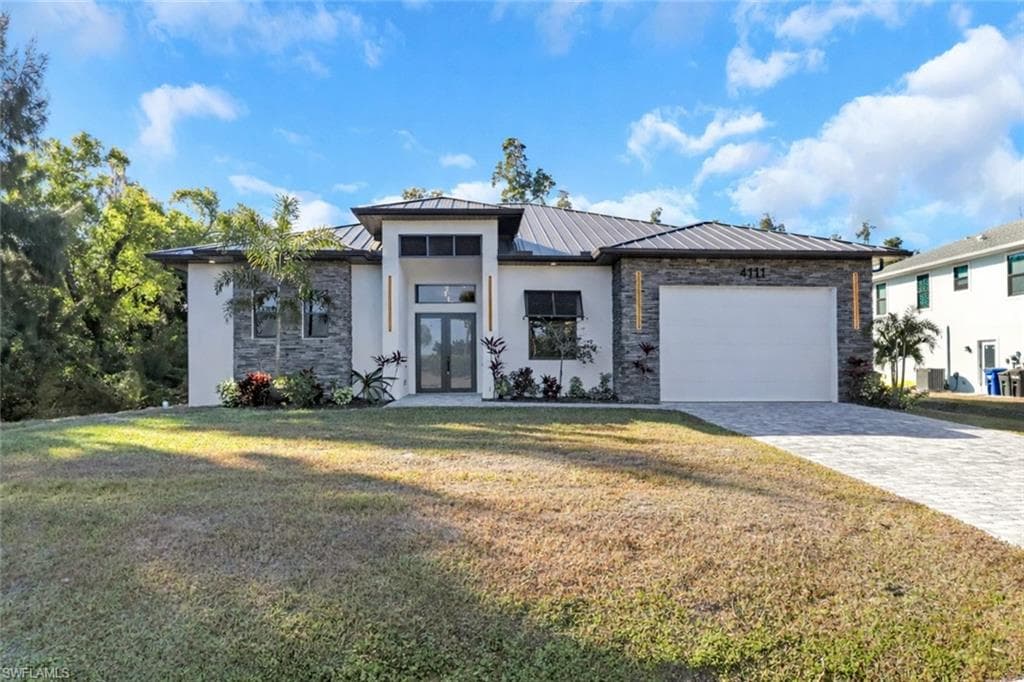 4111 Williams RD ESTERO, FL 33928