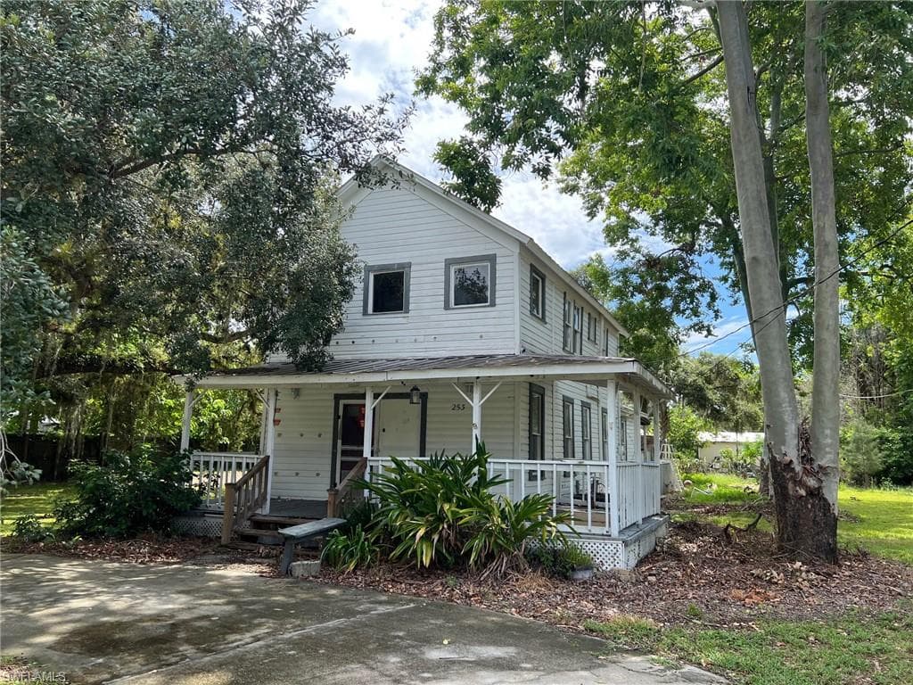 253 S Cypress ST LABELLE, FL 33935