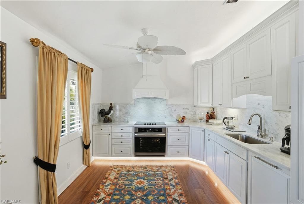 3231 Horse Carriage WAY 10 NAPLES, FL 34105