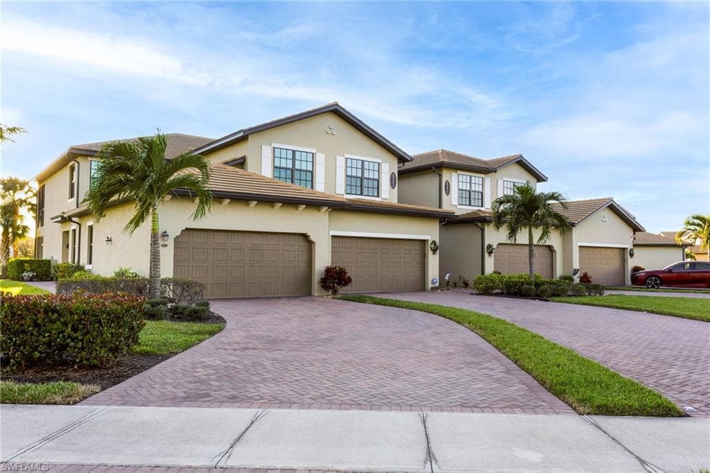 2351 Montserrat LN 101 NAPLES, FL 34120