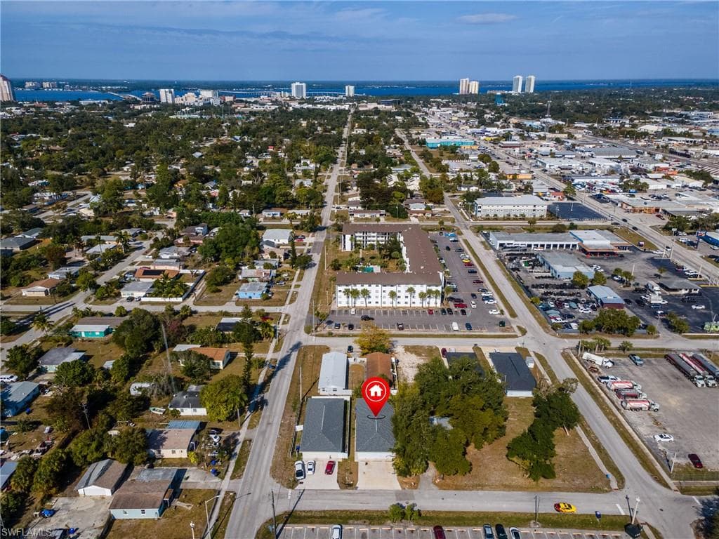 2403-2405 Maple AVE FORT MYERS, FL 33901