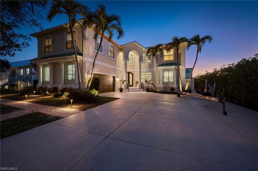 132 Hilo ST NAPLES, FL 34113