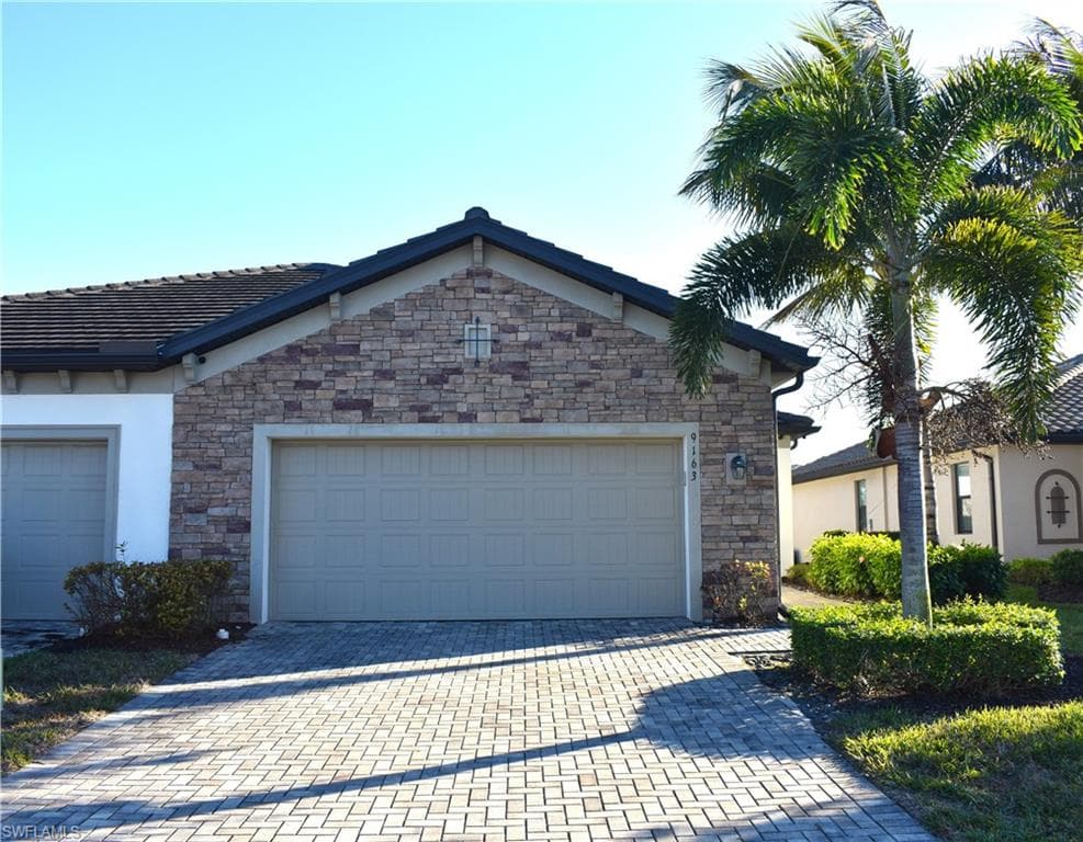 9163 Woodhurst DR NAPLES, FL 34120
