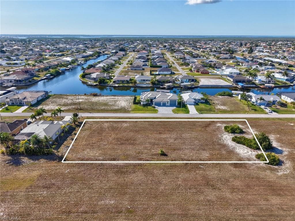 109 32nd PL CAPE CORAL, FL 33993