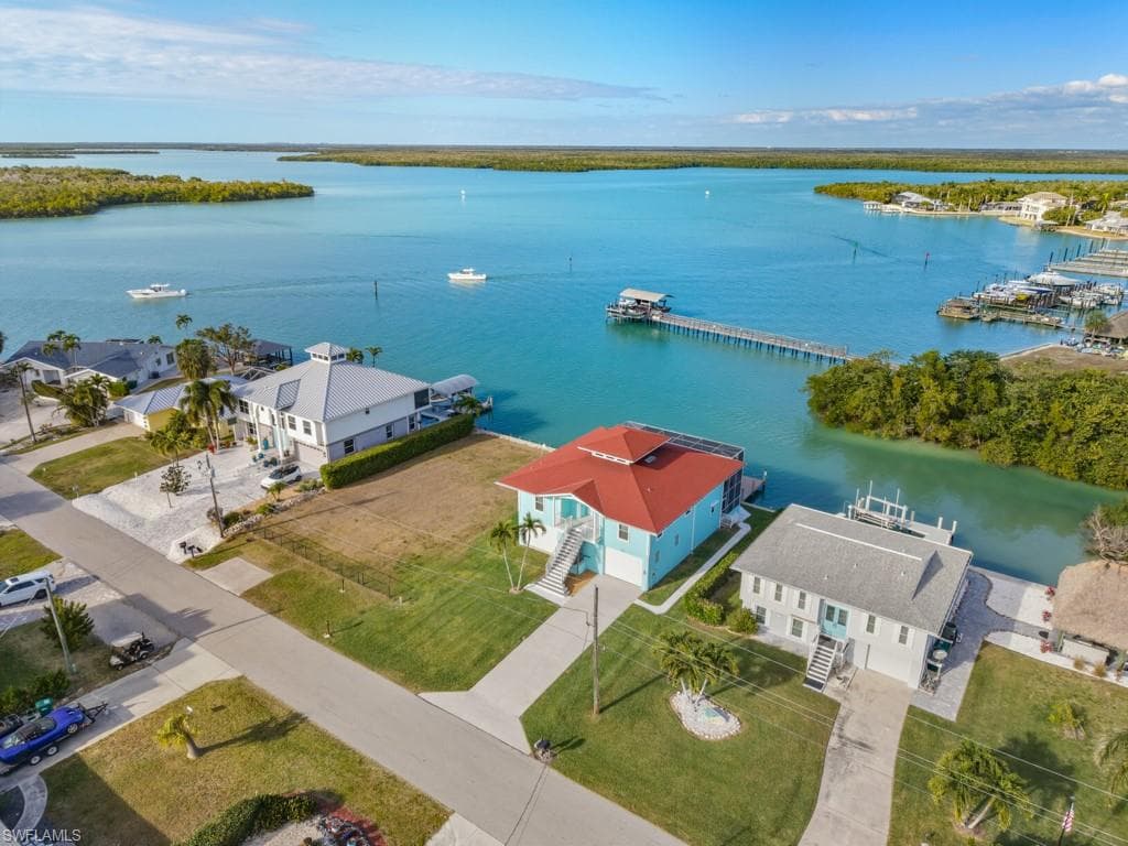 105 Pago Pago DR W NAPLES, FL 34113