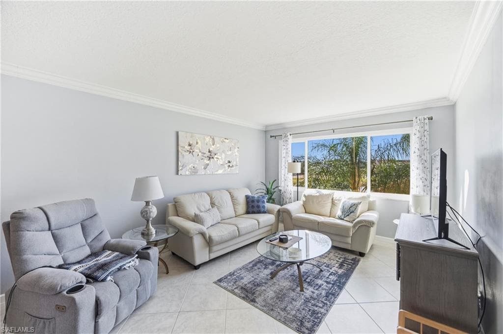 1010 Manatee RD B304 NAPLES, FL 34114