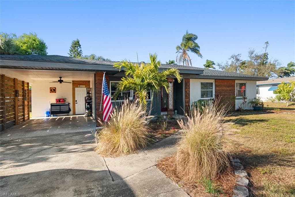 3945 Edgewood AVE FORT MYERS, FL 33916
