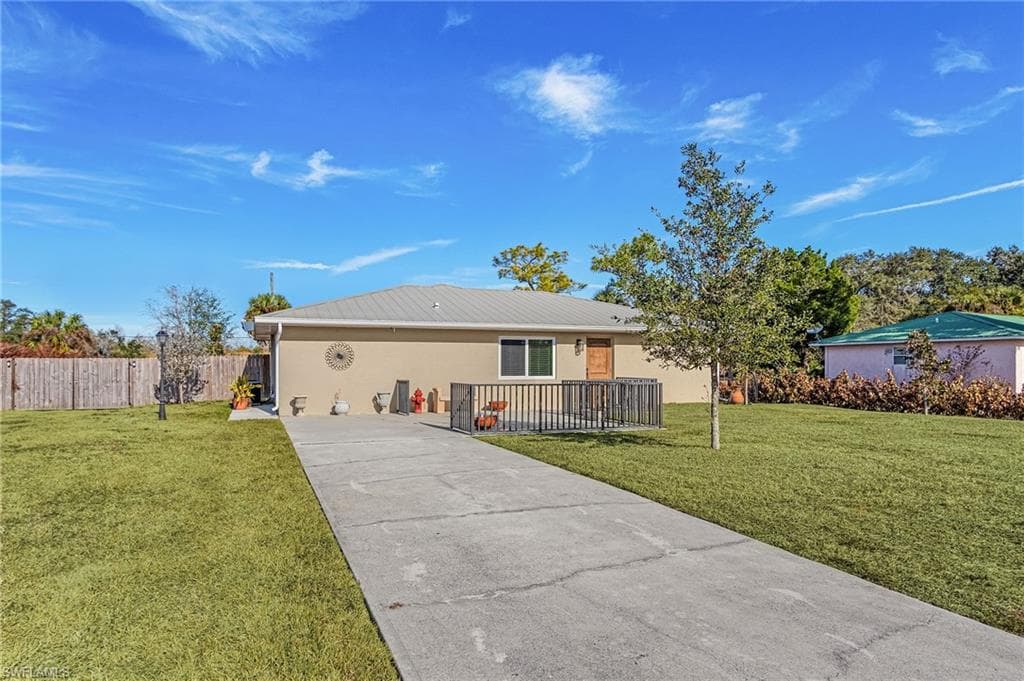 985 Quail Run FORT DENAUD, FL 33935