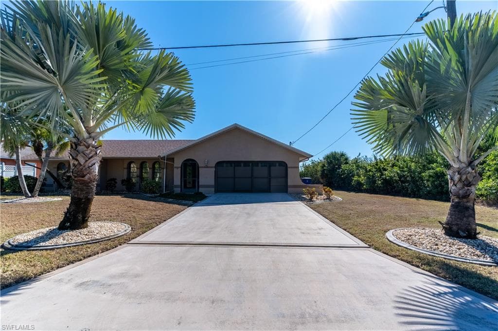 720 Chavers ST LEHIGH ACRES, FL 33974