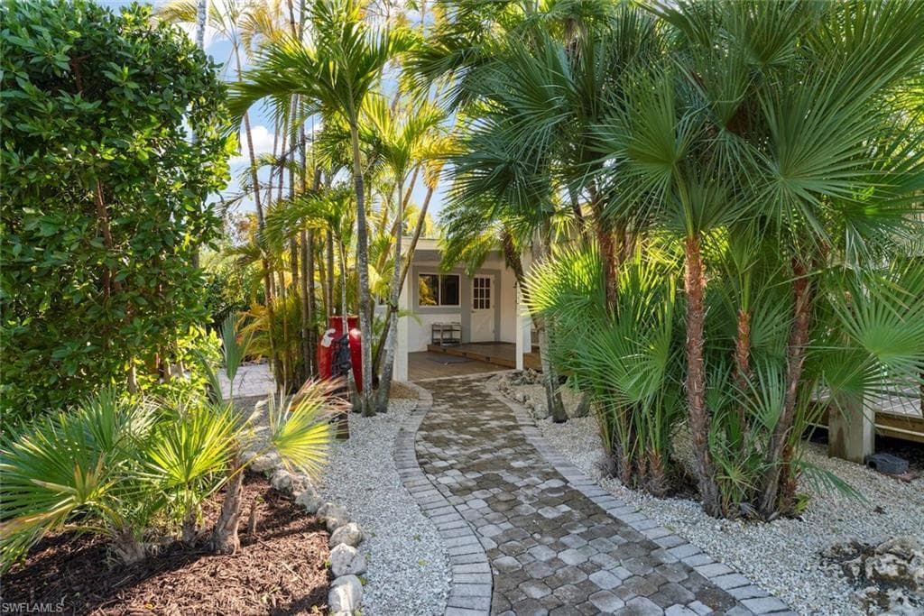 475 Whitehall RD SANIBEL, FL 33957
