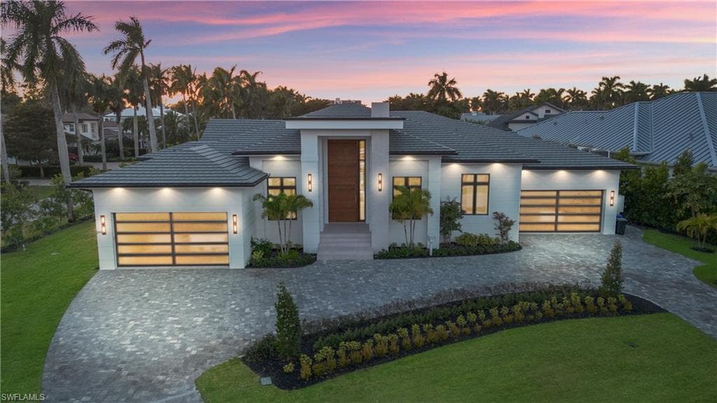 2485 Crayton RD NAPLES, FL 34103
