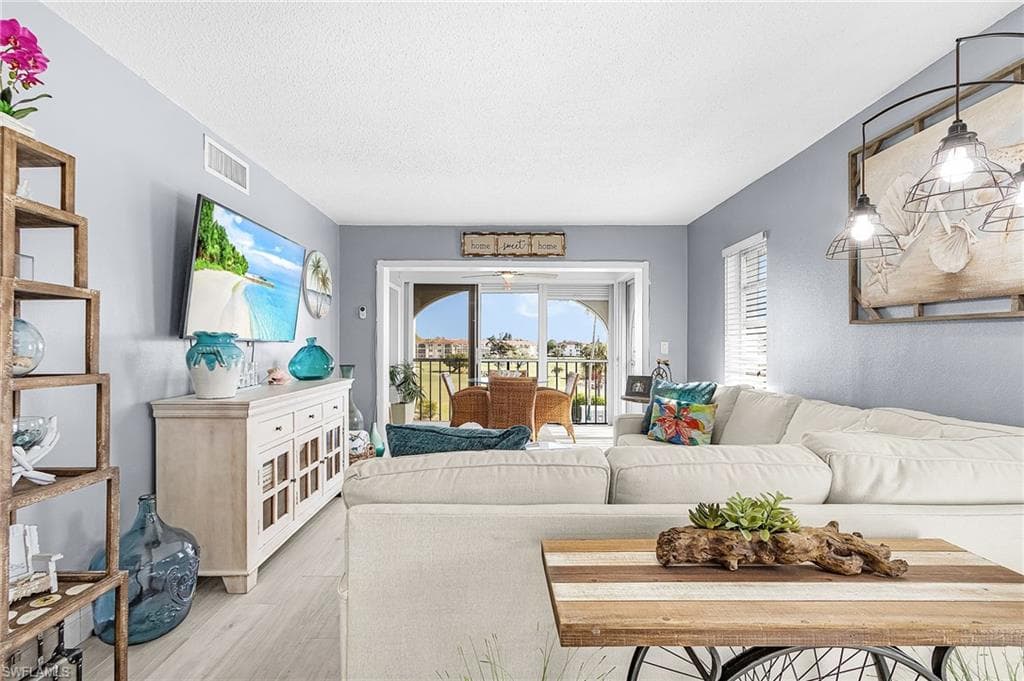 53 High Point CIR W 310 NAPLES, FL 34103