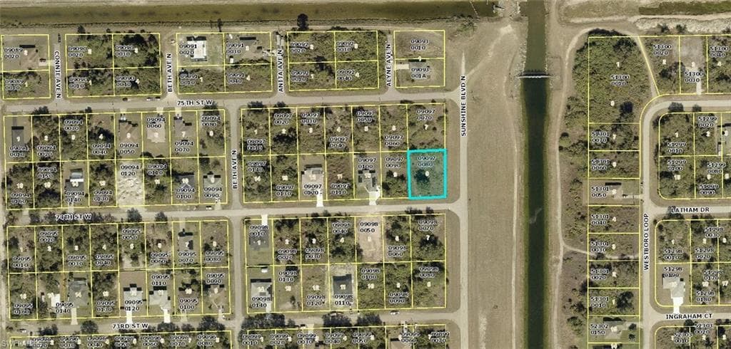 2500 74th ST W LEHIGH ACRES, FL 33971