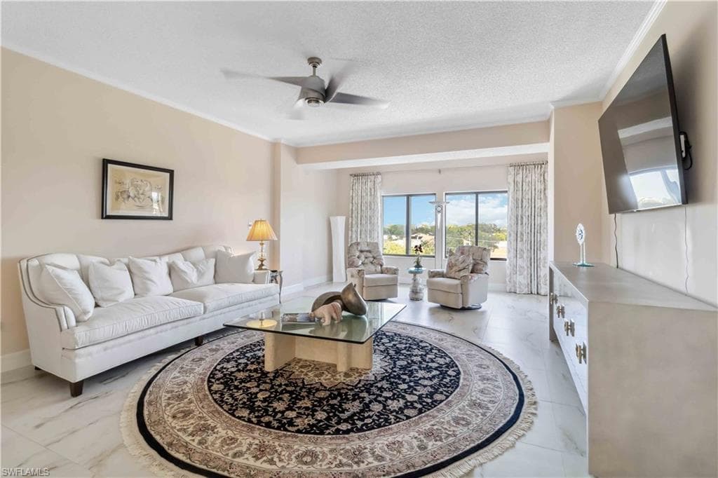 900 Arbor Lake DR 9-505 NAPLES, FL 34110