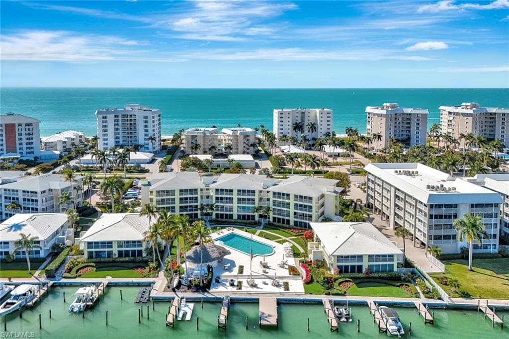 2850 Gulf Shore BLVD N 201 NAPLES, FL 34103
