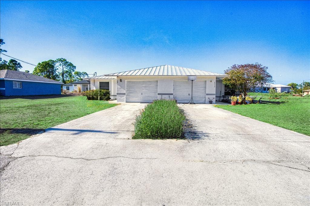 2238 Fairway DR LEHIGH ACRES, FL 33973