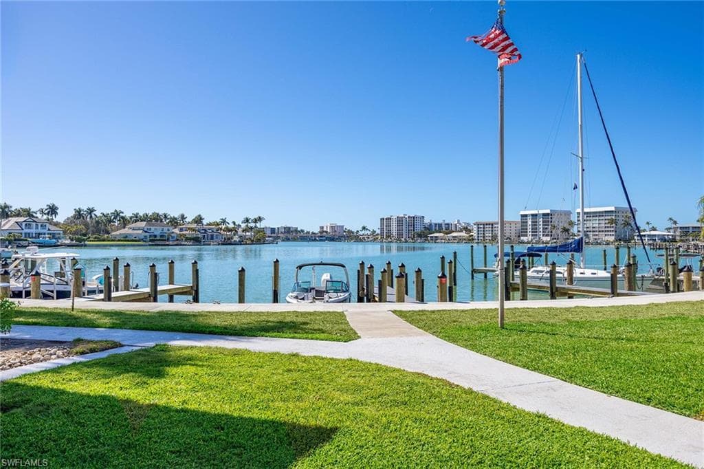 350 Harbour DR 350 NAPLES, FL 34103