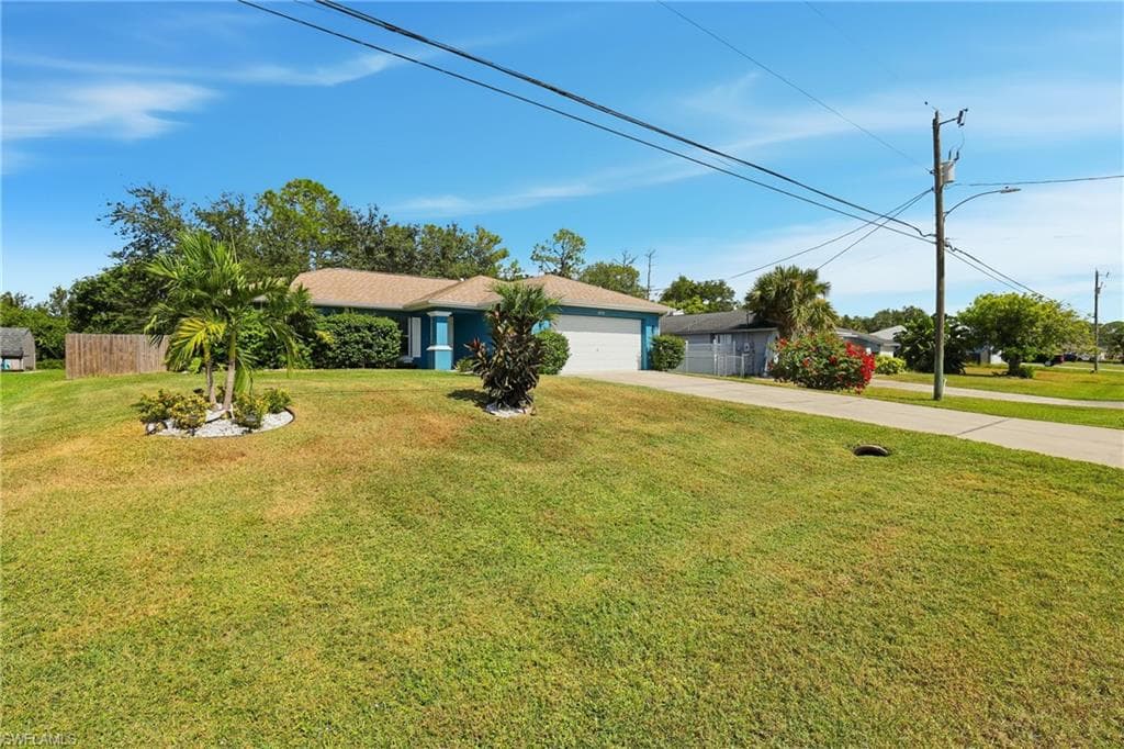 2207 28th ST CAPE CORAL, FL 33909