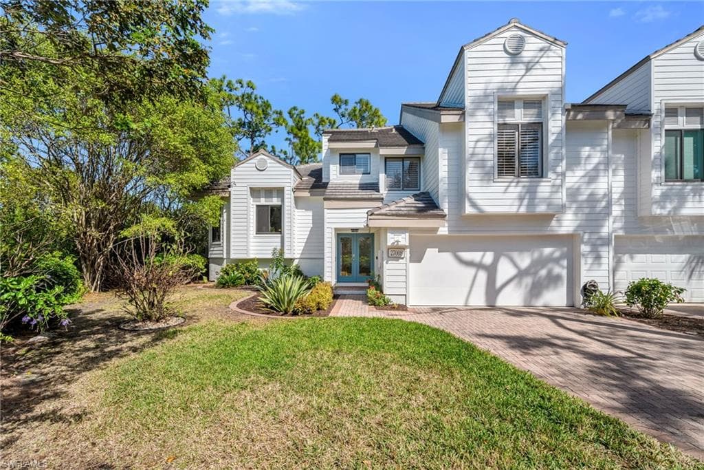 27008 Oakwood Lake DR BONITA SPRINGS, FL 34134