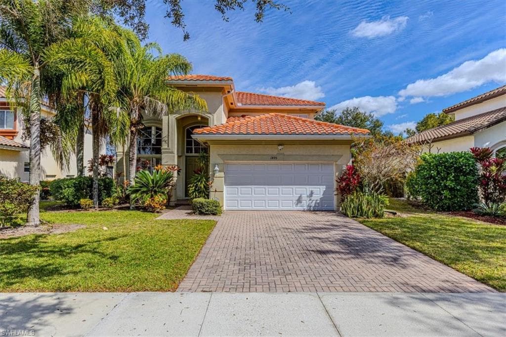 1893 Par DR NAPLES, FL 34120