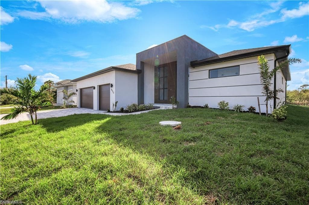 901 NW 19th TER CAPE CORAL, FL 33993
