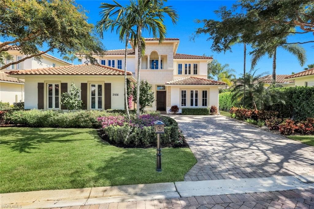 2106 Modena CT NAPLES, FL 34105