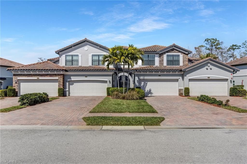 9484 Casoria CT 202 NAPLES, FL 34113