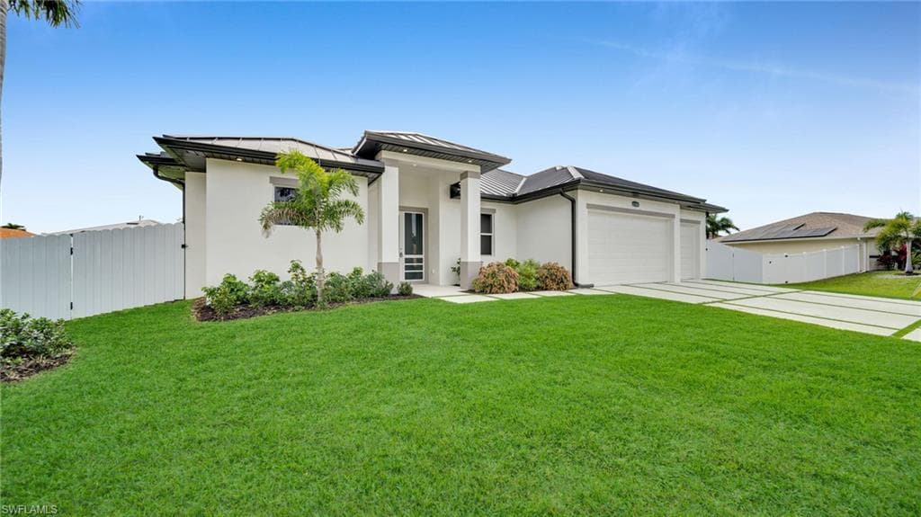 1726 SW 36th TER CAPE CORAL, FL 33914