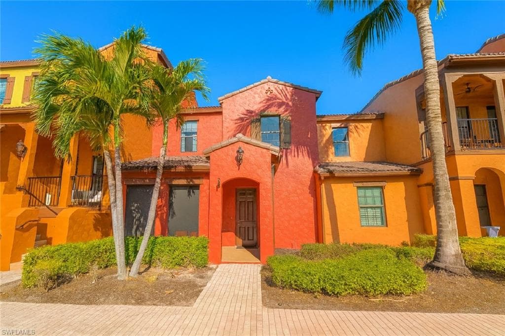 9055 Capistrano ST N 4206 NAPLES, FL 34113