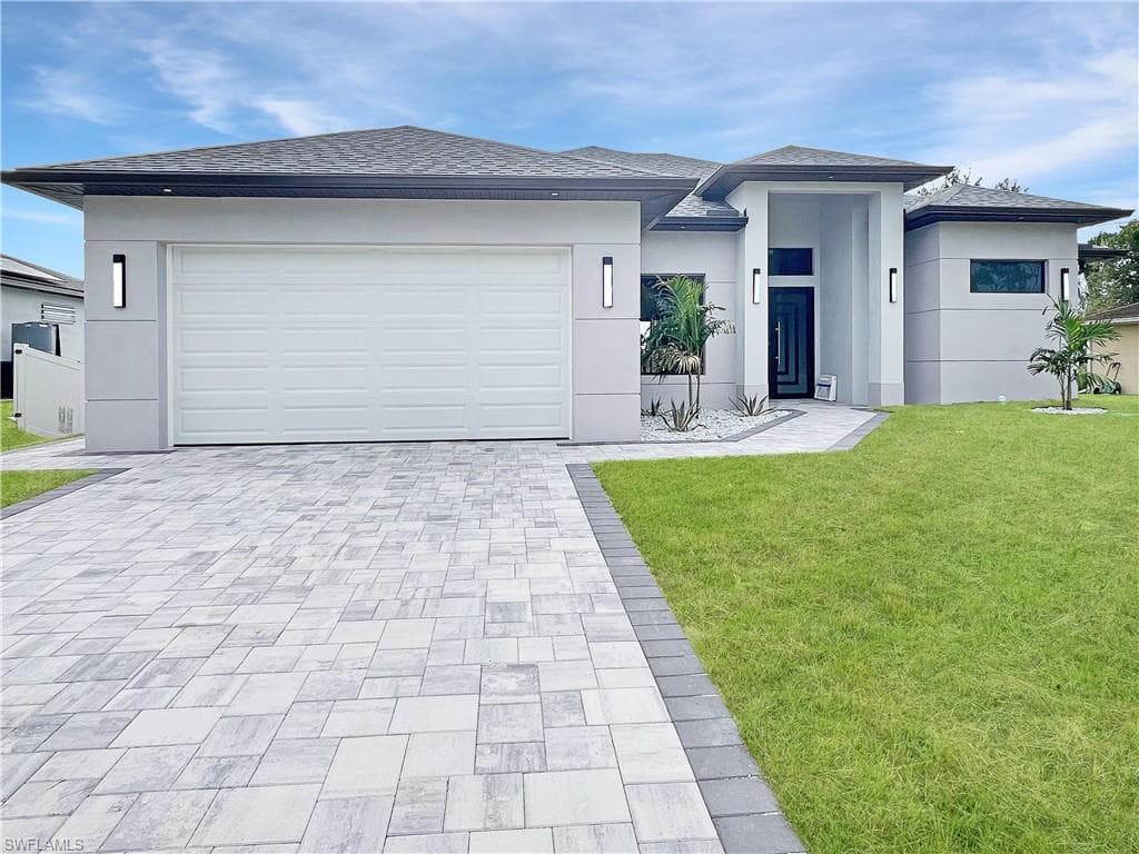 1031 Apple AVE LEHIGH ACRES, FL 33971