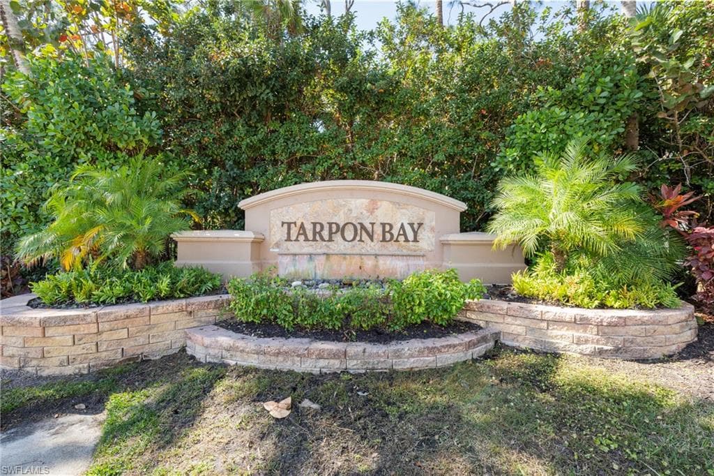 1672 Tarpon Bay DR S 102 NAPLES, FL 34119