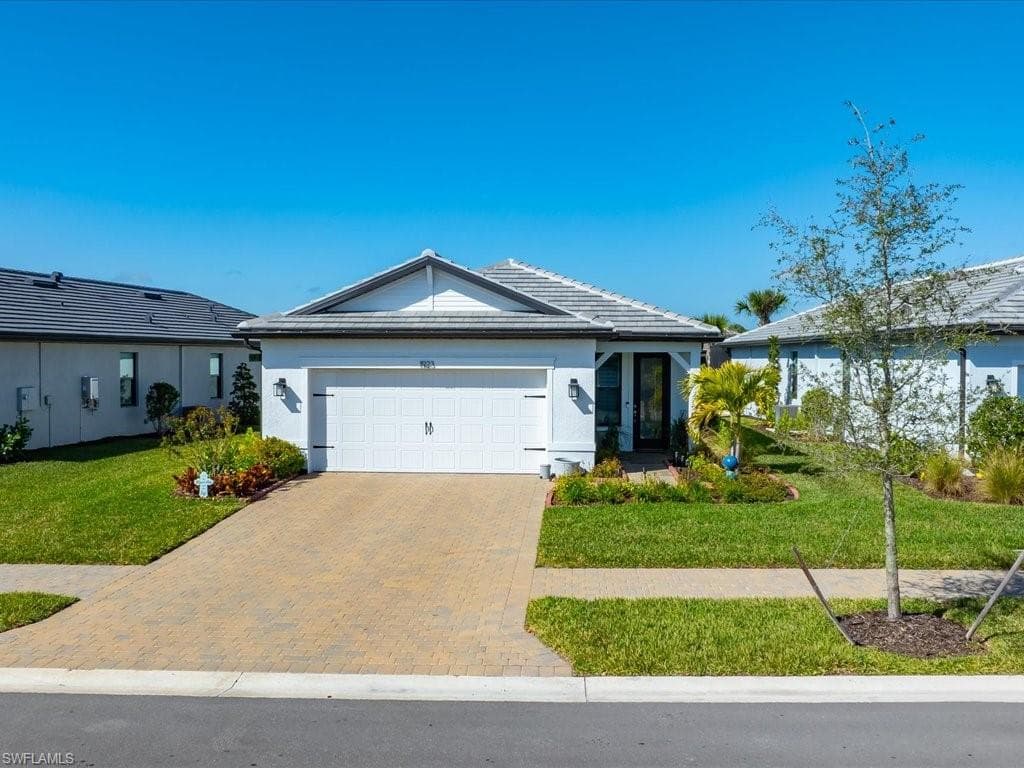 1923 Sierra CT NAPLES, FL 34120
