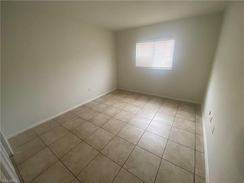 2670 Park Windsor DR 405 FORT MYERS, FL 33901