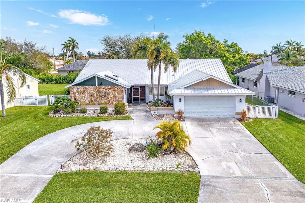 3819 SE 18th PL CAPE CORAL, FL 33904