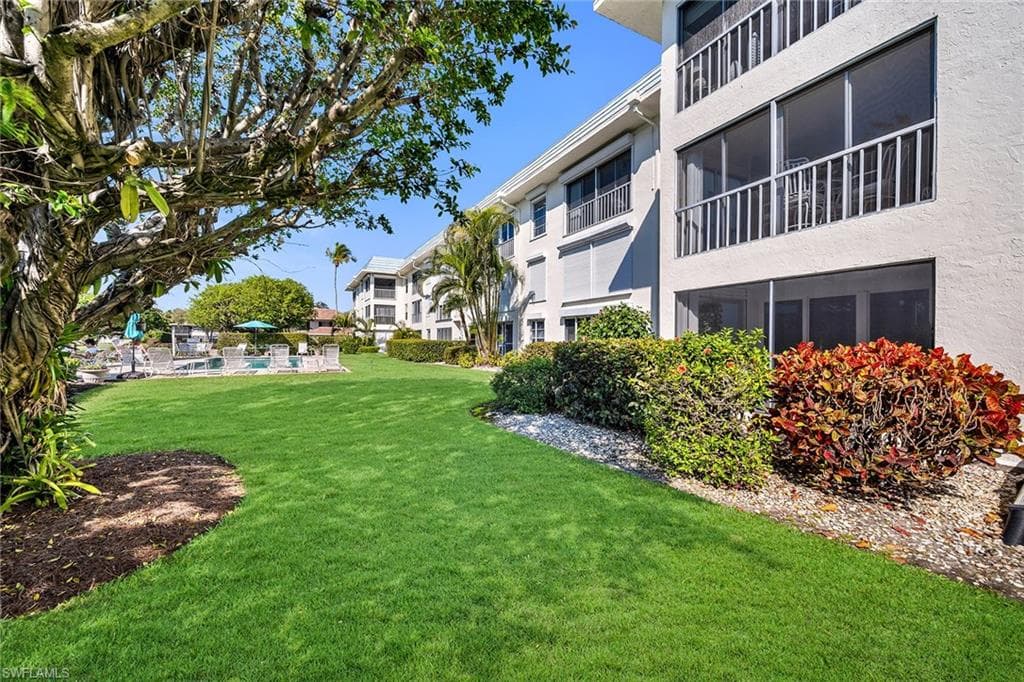 3055 Riviera DR 102 NAPLES, FL 34103