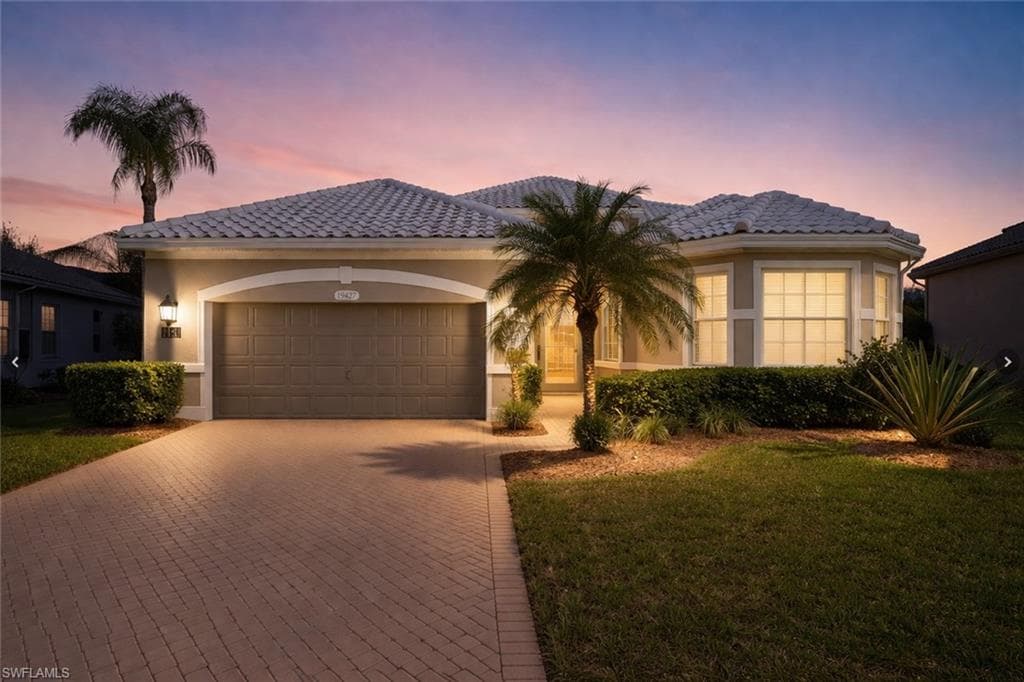 19427 Silver Oak DR ESTERO, FL 33967