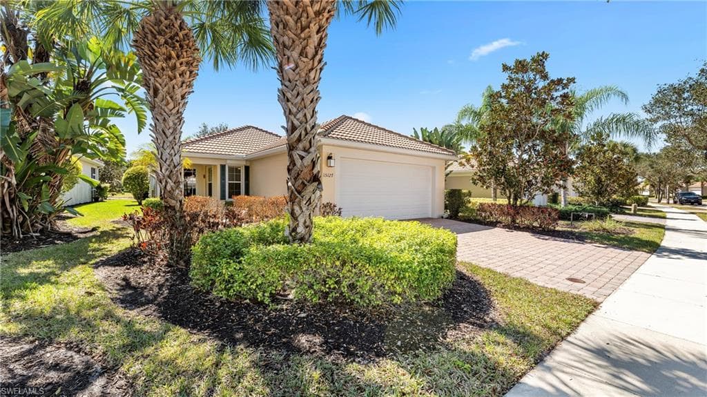 15127 Reef LN BONITA SPRINGS, FL 34135