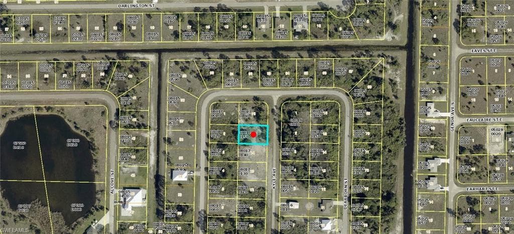 948 Kyle AVE LEHIGH ACRES, FL 33974