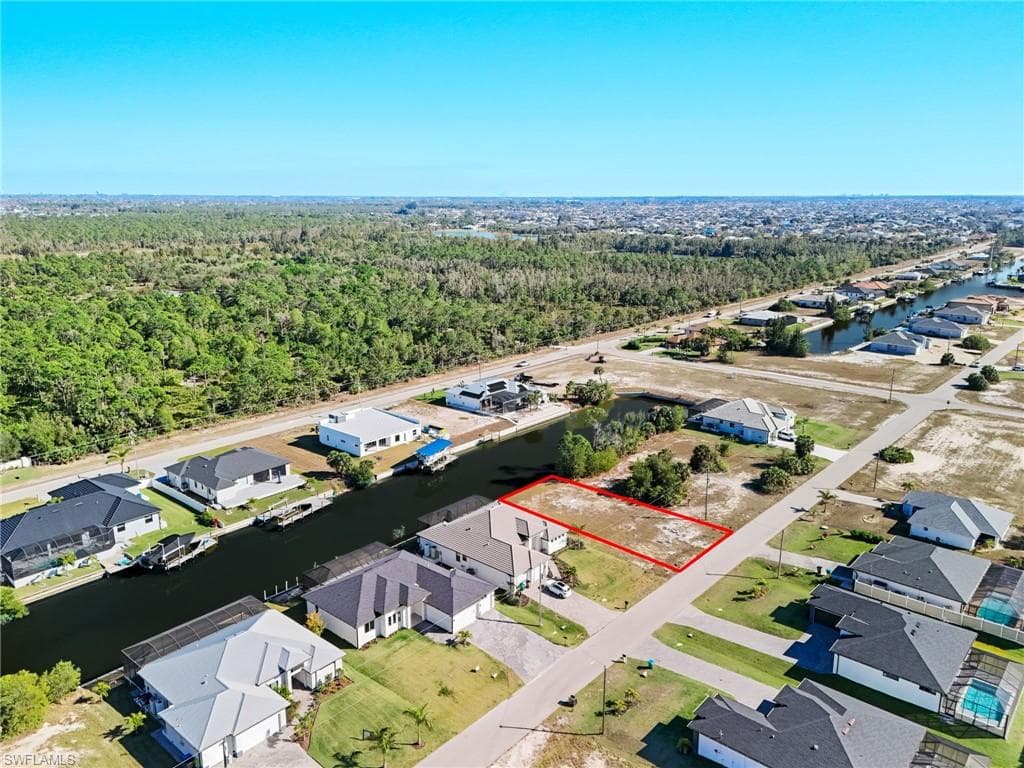 2805 41st AVE CAPE CORAL, FL 33993