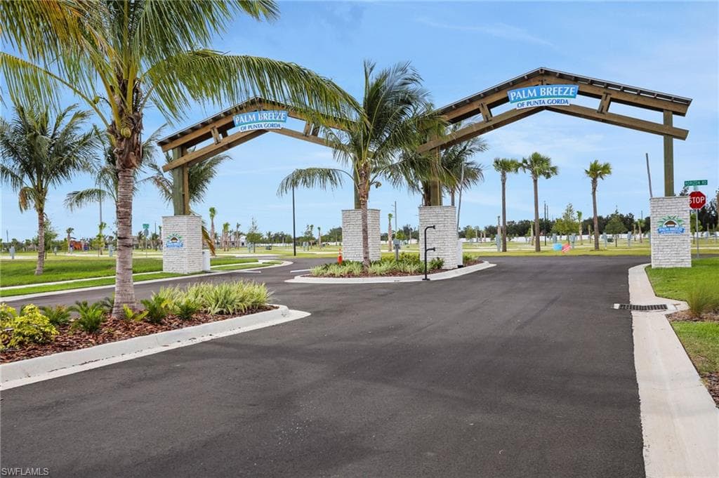 308 Horizon RD PUNTA GORDA, FL 33982