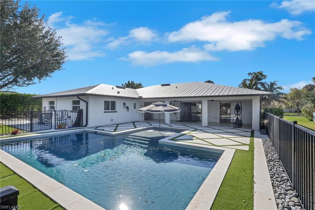 10450 Windsor WAY NAPLES, FL 34109