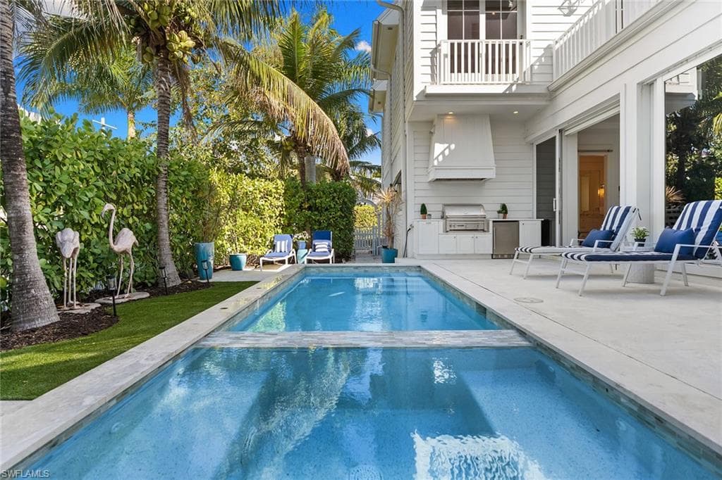 901 10th AVE S NAPLES, FL 34102