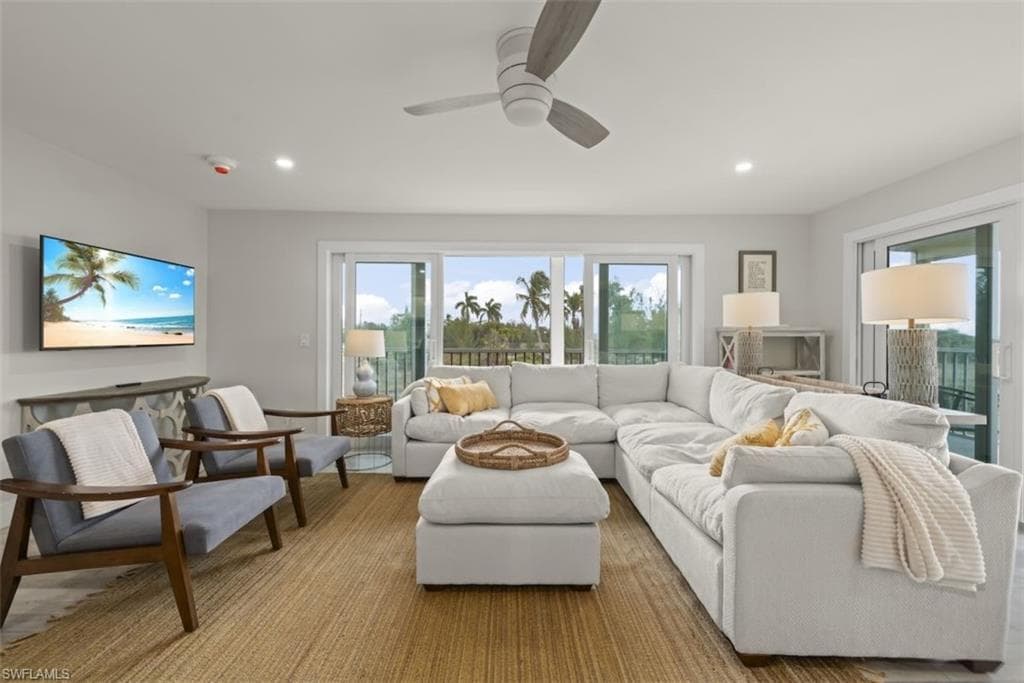 585 Gulf DR A2 SANIBEL, FL 33957