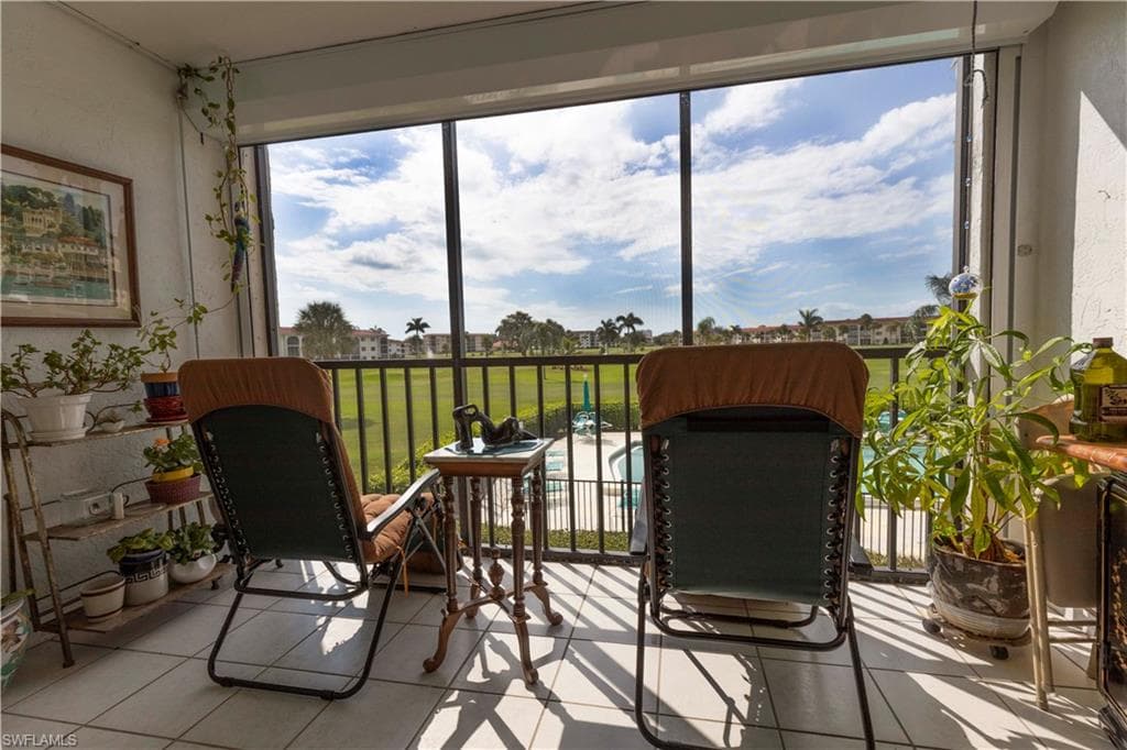 37 High Point CIR E 209 NAPLES, FL 34103