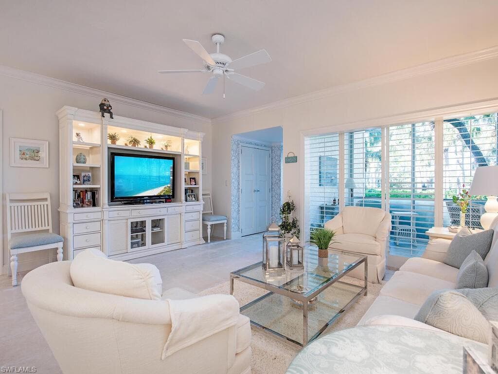 5818 Glencove DR 103 NAPLES, FL 34108