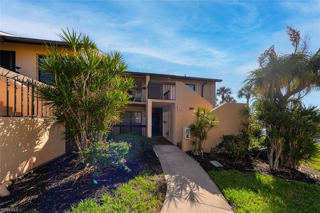 15452 Admiralty CIR 6 NORTH FORT MYERS, FL 33917